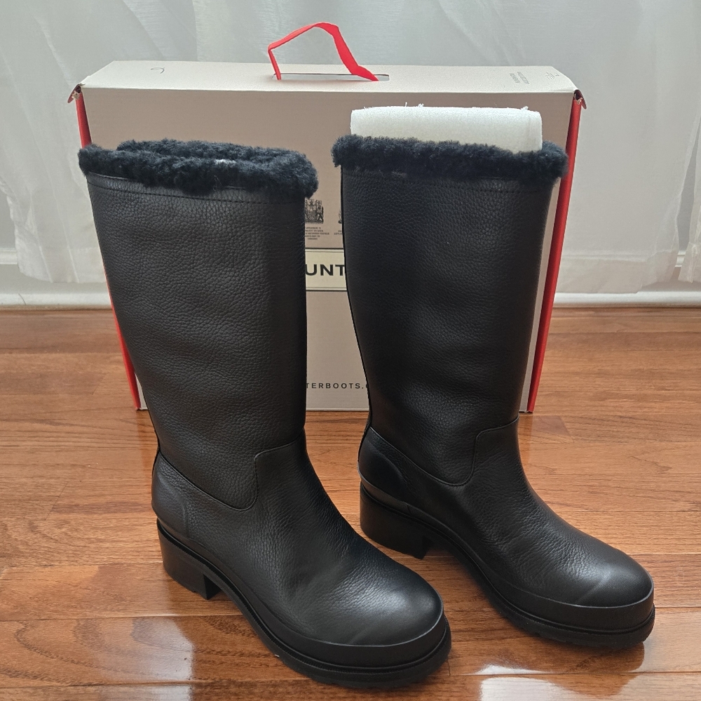 Hunter Shearling Boots - Picture 2 of 13